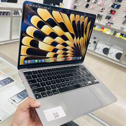 MacBook Air M2 8gb ram 256gb ssd