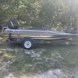 Good Used Condition Bass Boat With Fish Finder And Upgraded Trolling Motor