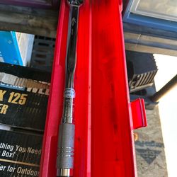 K Tool Ratcheting Click-Style 1/2 in. Torque Wrench KTI72102 Pre-Owned