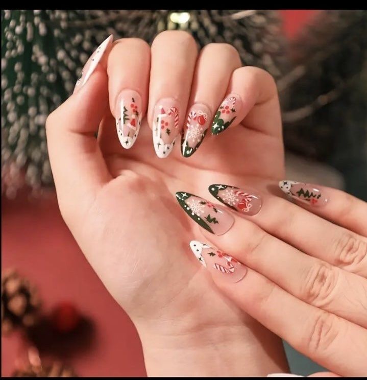 Brand New Set Of Christmas Nails! Size Fits All!
