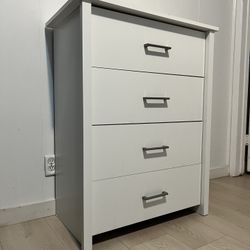IKEA White Dresser 4 Deep Drawers Cajonera