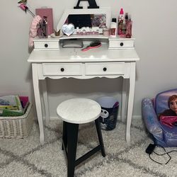 White girls antique Vanity $80