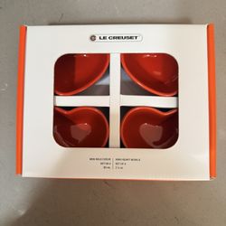 Le Creuset Mini Heart Pinch Bowls – Set of 4 – Brand New, Unopened