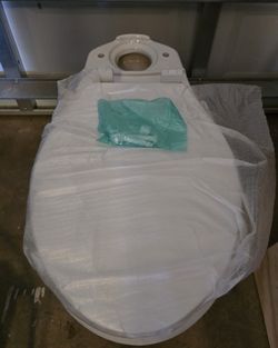 FREE-FREE-FREE - New! Glacier Bay Toilet