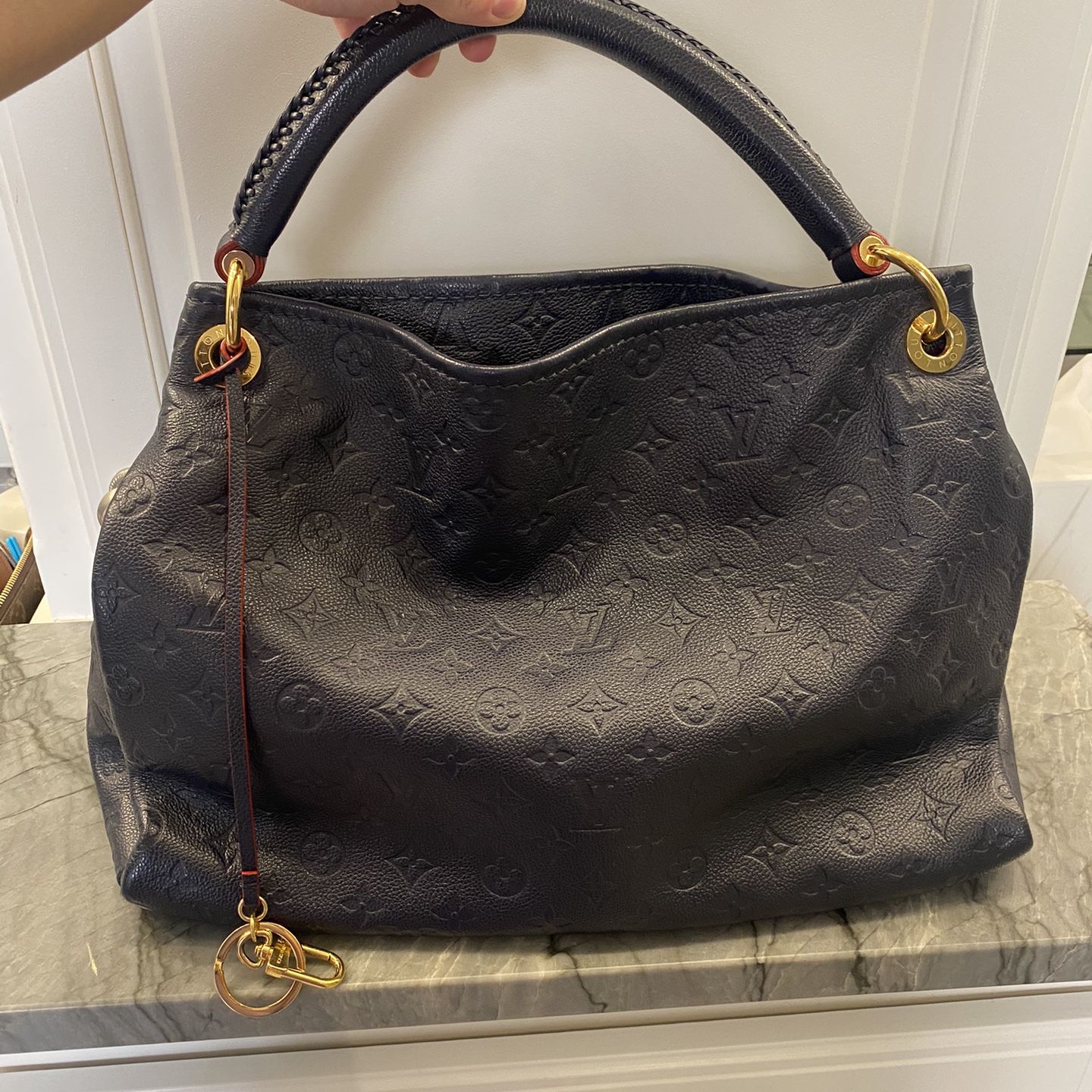  Louis Vuitton Artsy MM Navy 