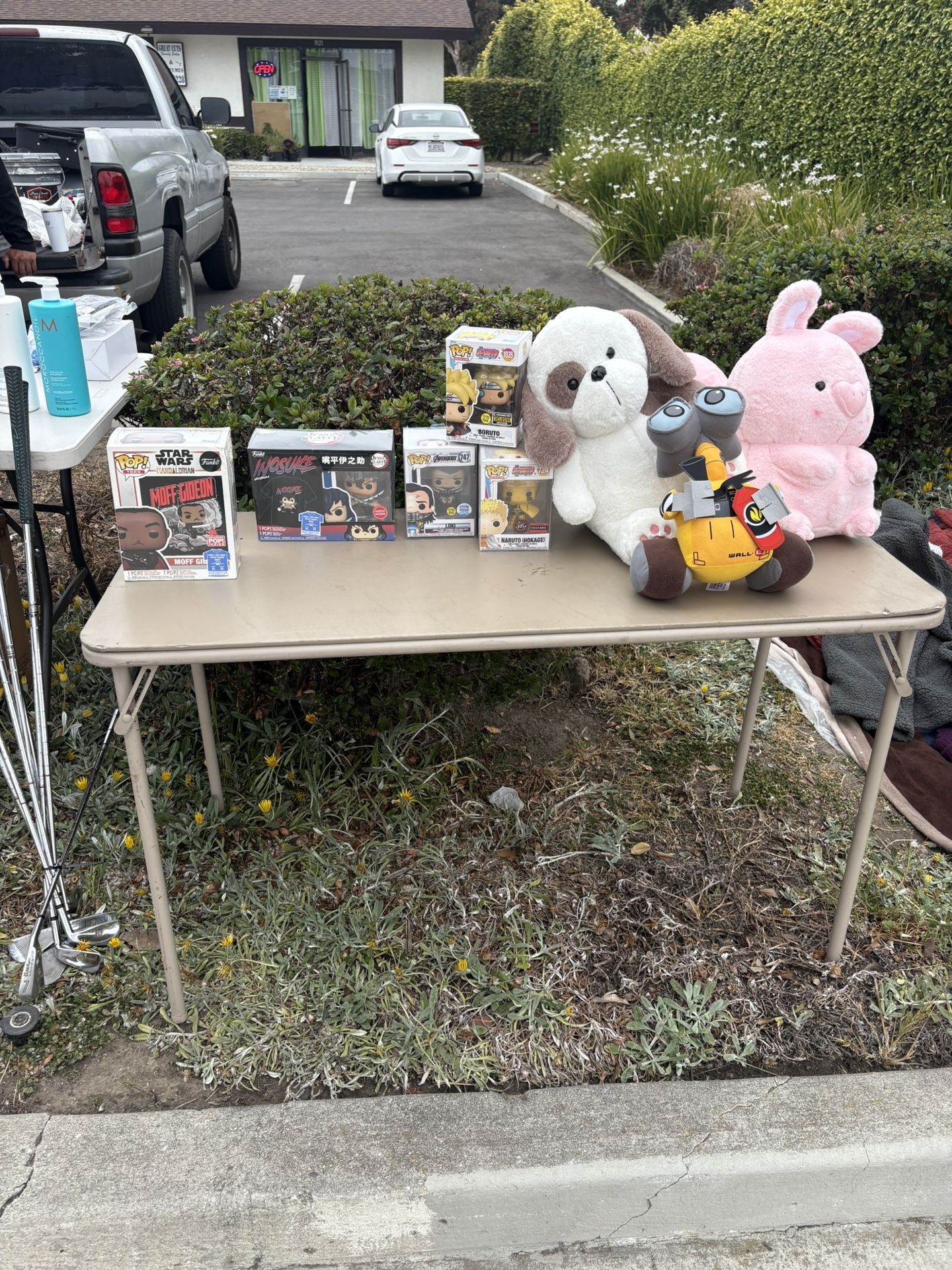 yard Sale On Patterson And Hemlock