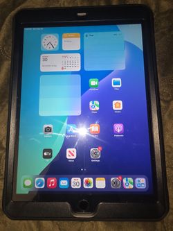 Ipad 7 32gb unlocked with case