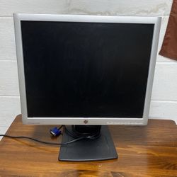 19” HP Monitor