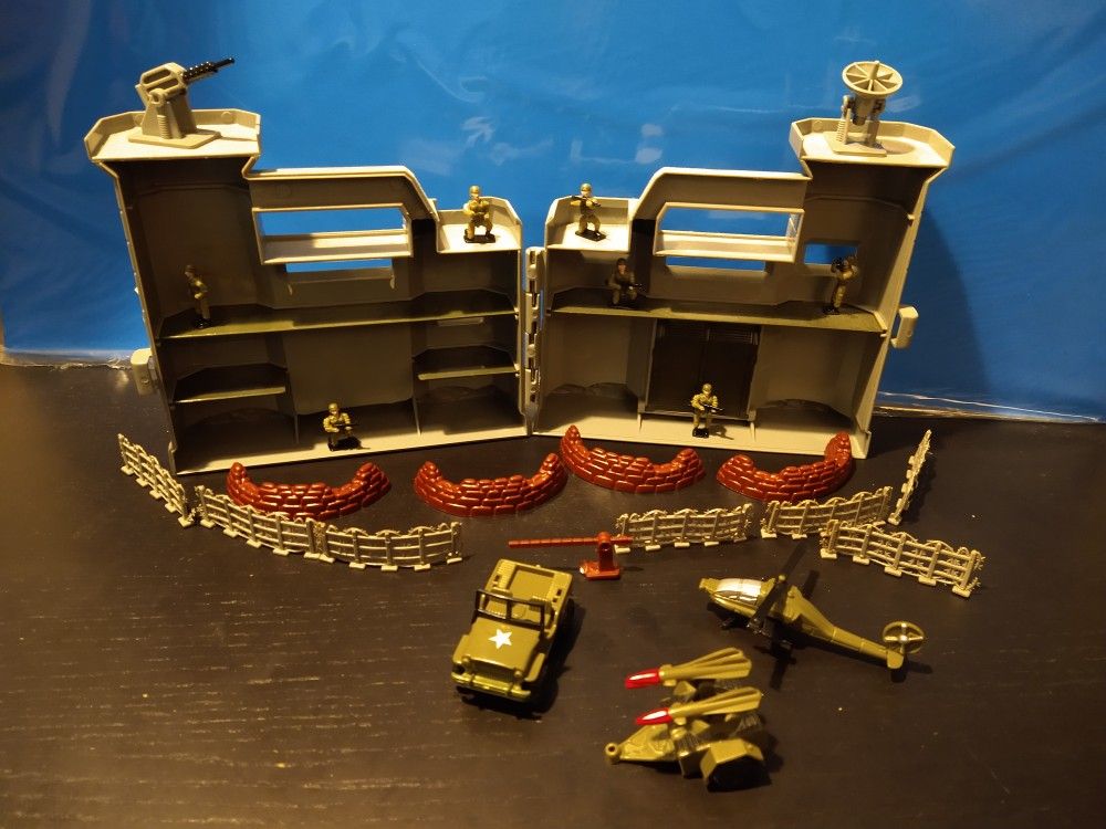 Micro Military Base Army Men playset