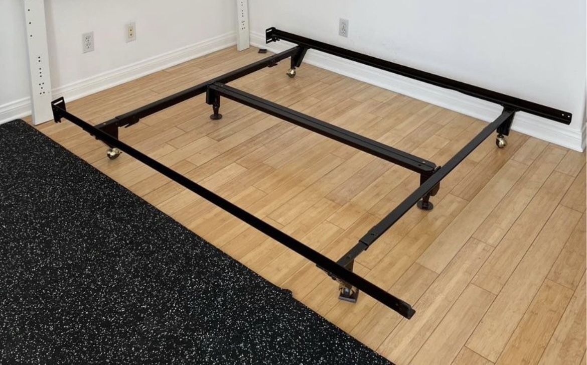 CAL KING / KING / QUEEN / FULL SIZE METAL BED FRAME