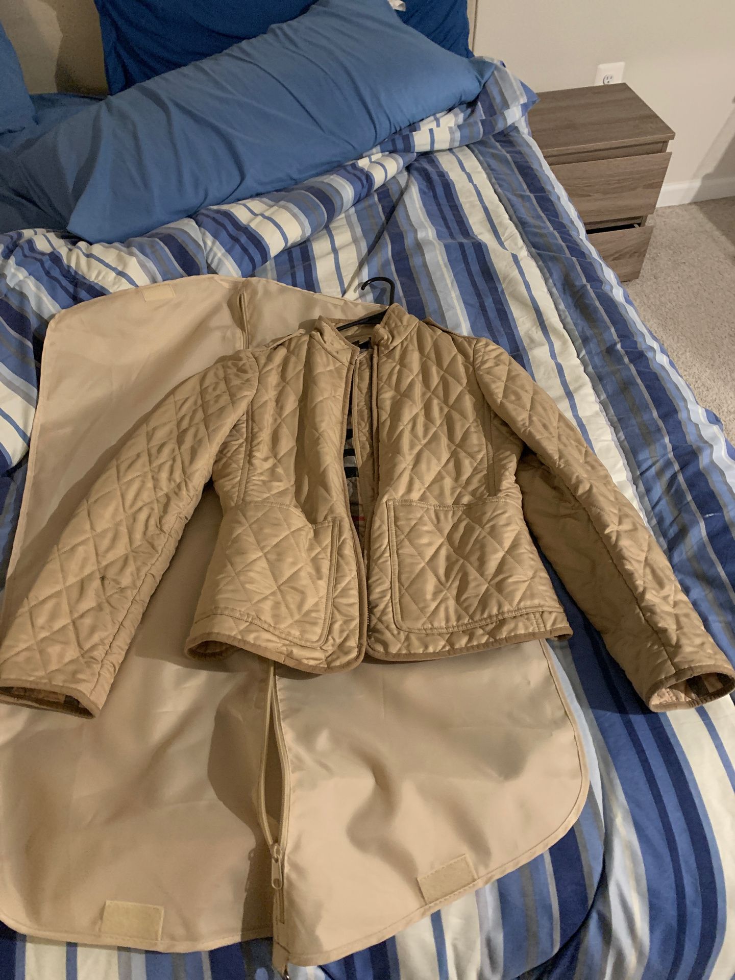 Authentic women’s Burberry jacket size Small petite in excellent condition