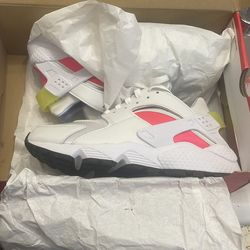 Woman’s Nike air huarache