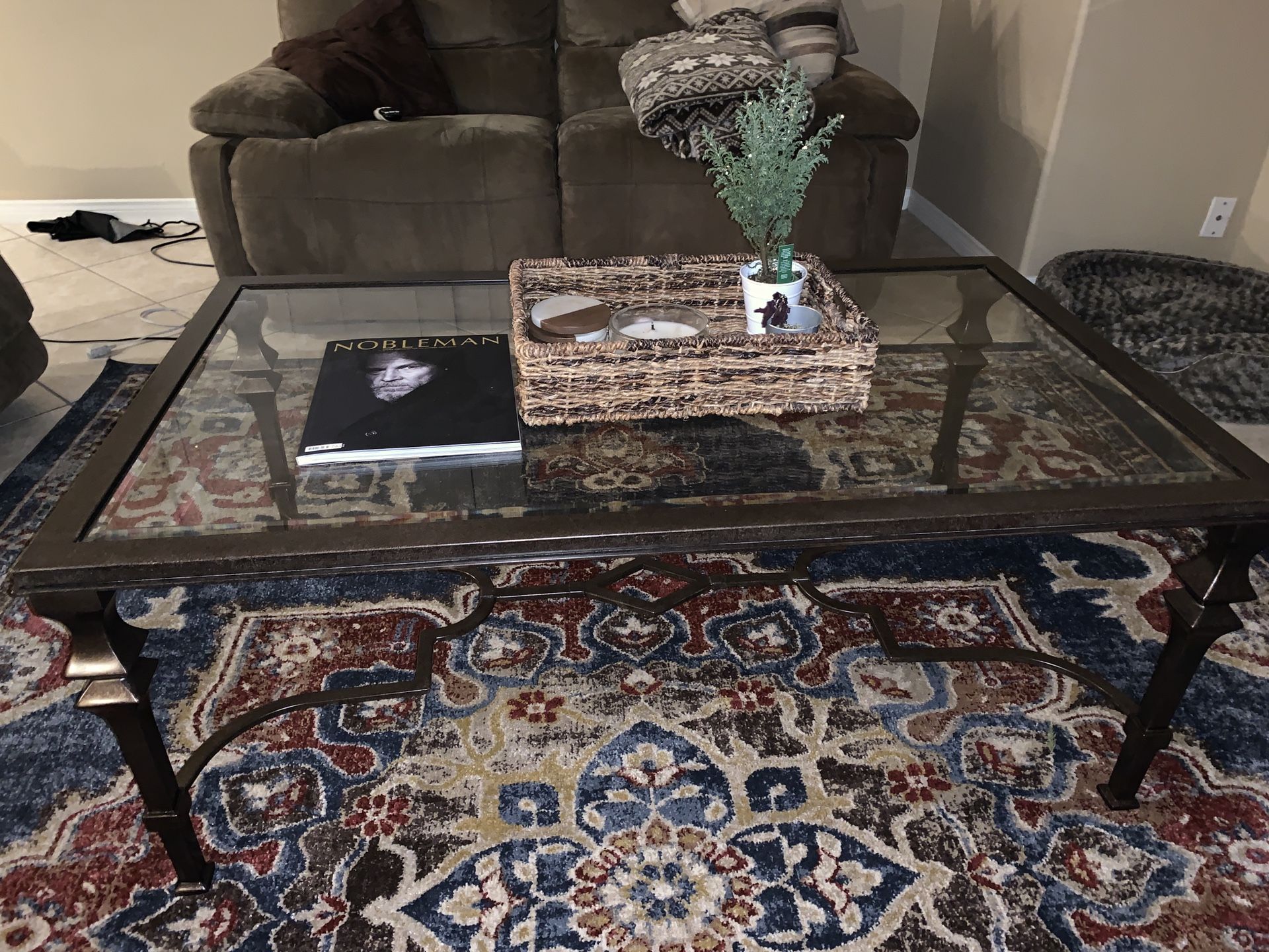 brand new coffee table perfect condition