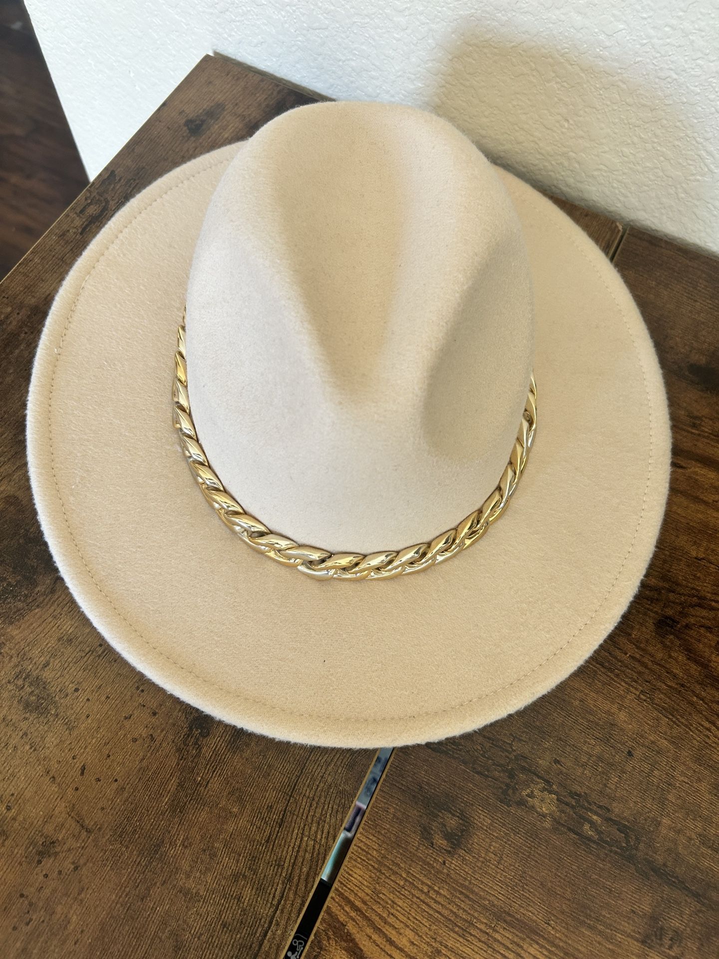 Adult Sized, Beige Hat With Gold Chain
