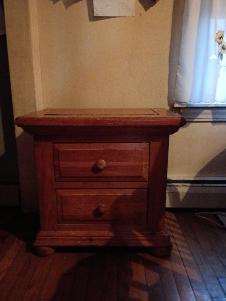 Oak Nightstand/End Table Moving Sale