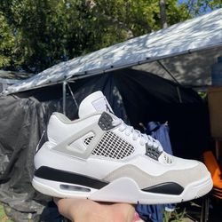 Jordan 4 Miltary Black