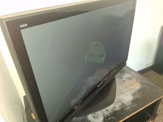 Panasonic flat-screen. It is not a smart tv