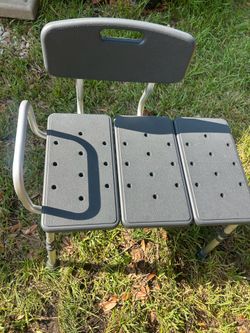 Shower chair ajustable