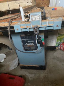 Delta 10” Tilting Arbor Saw with Saw Guide