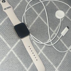 Brand New Apple Watch Series SE (Gen 2)