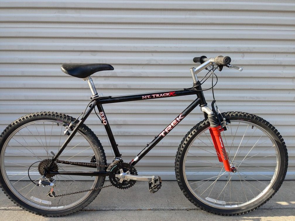Medium Trek Mountain Track 830xc Bicycle