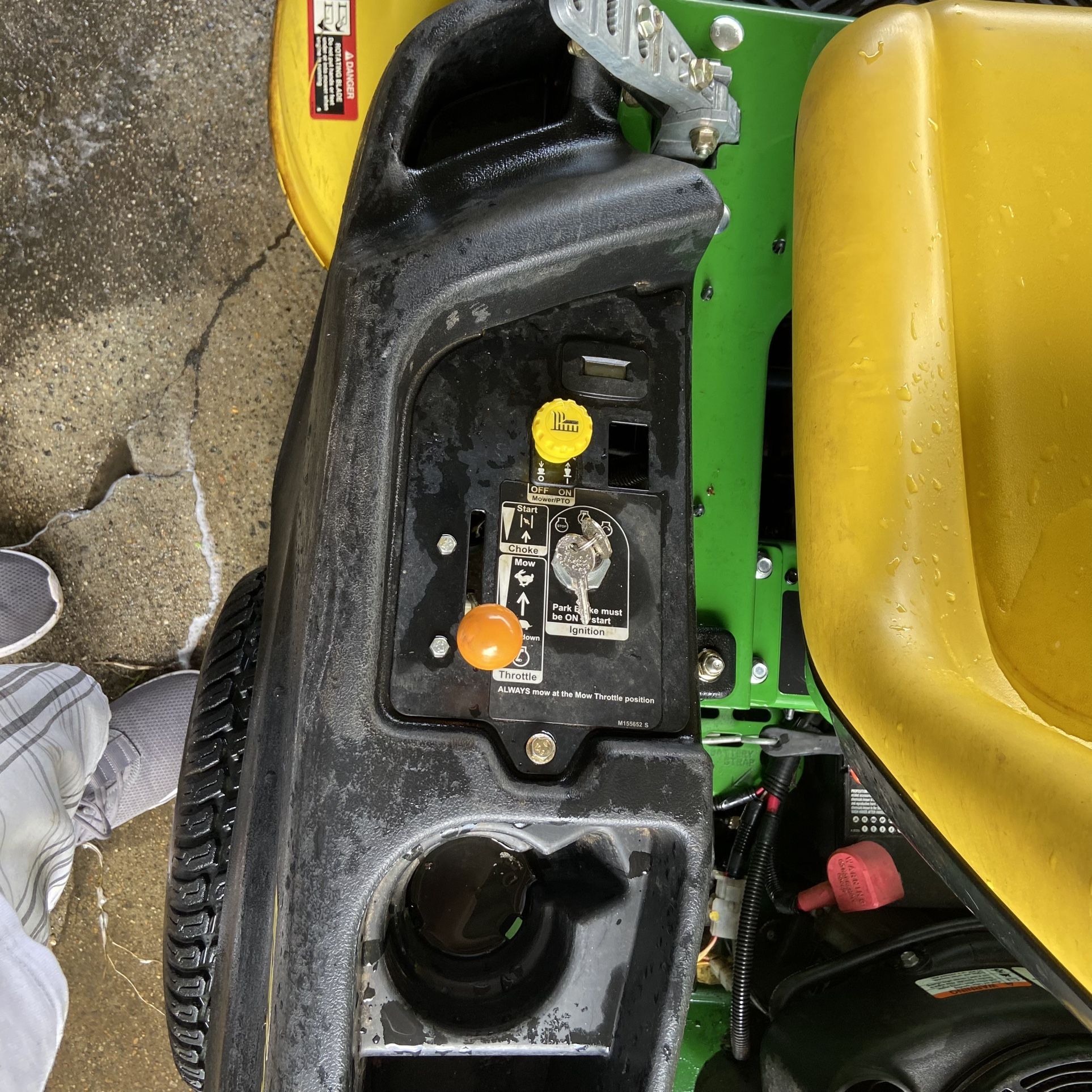 John Deere Z225 22HP Upgraded Motor (3 Years Old)*ASIS* for Sale in