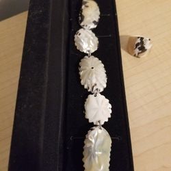 $35.00 - Seashell Bracelet & Ring Set - Handcrafted/Like New - Great Valentine Gift!