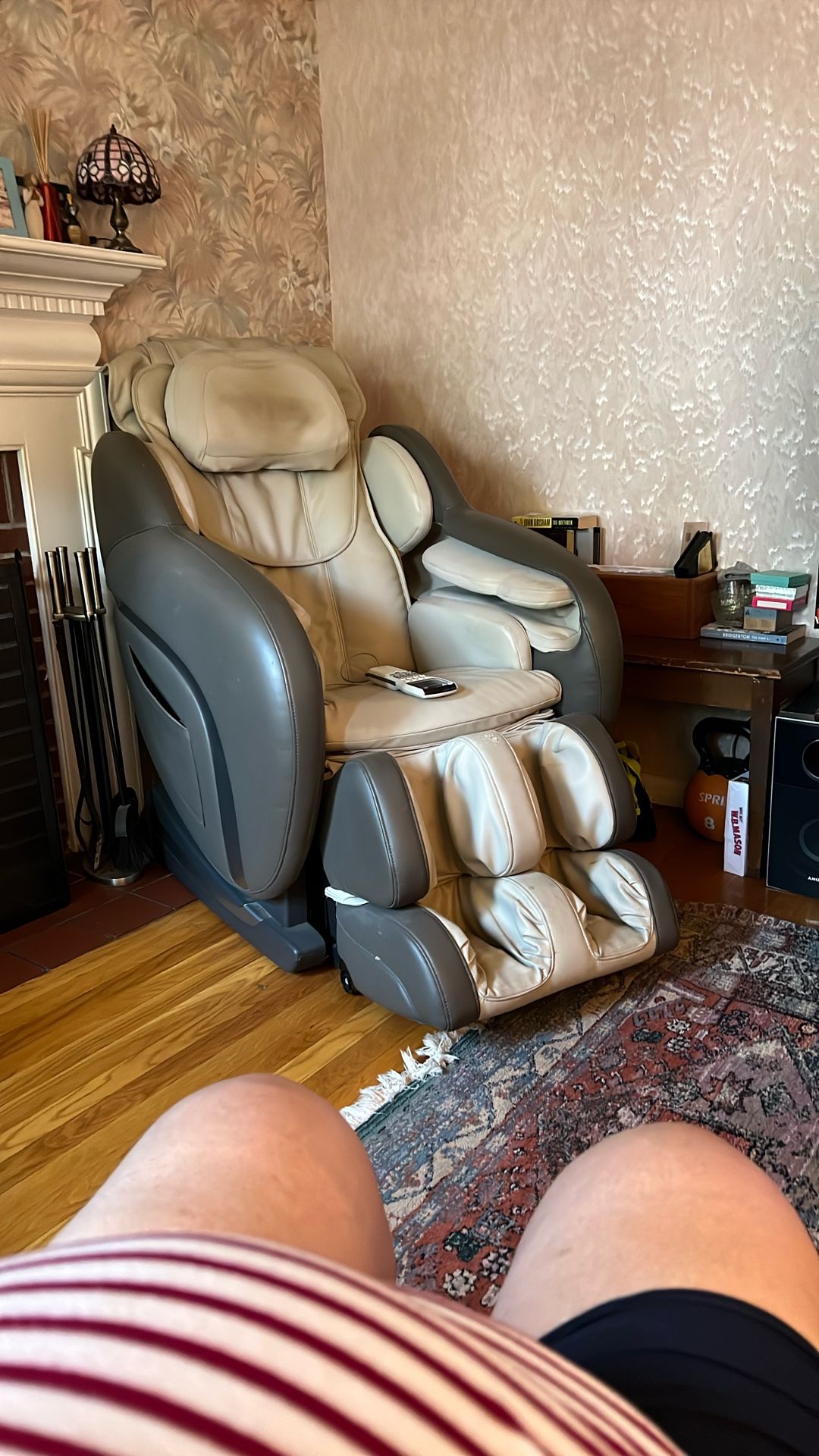 Brookstone UAstro Massage Chair - Mint Condition $500