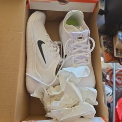 Womans Nike Free Run 