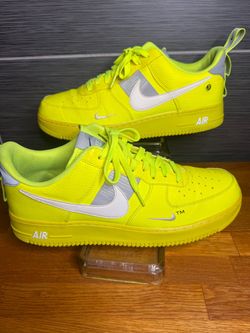 Nike Air Force 1 Low Volt Yellow Sneakers