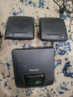 Vintage Technics Portable CD player + speakers