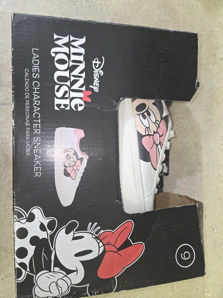 Brand new girl's shoe..