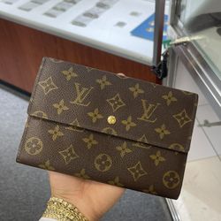 Louis Vuitton Wallet 