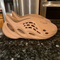 Yeezy Foam Runner Clay