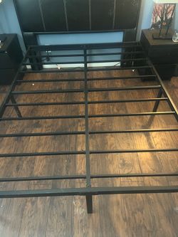 Queen Metal platform bed frame