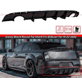 15-23 Chrysler 300 Gloss Black Rear Bumper Diffuser