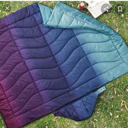 Weather Proof Vintage Outdoor Blanket With Detachable Hood 