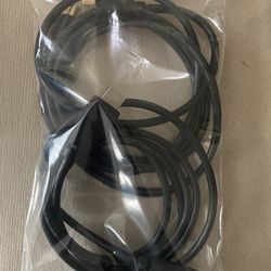 2 HDMI cords 