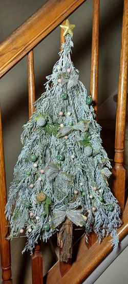 Vintage Style Hand Made CHRISTMAS TREE WALL DECORATION 
