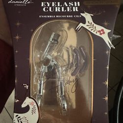 Eyelash curler 