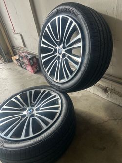 BMW 530e set of 4 wheels and tires 245/45/18