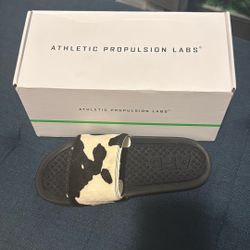 Women’s Sliders 