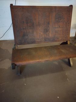 



Ecuadorian Tooled leather bench by Angel Pazmino circa 1960s 
