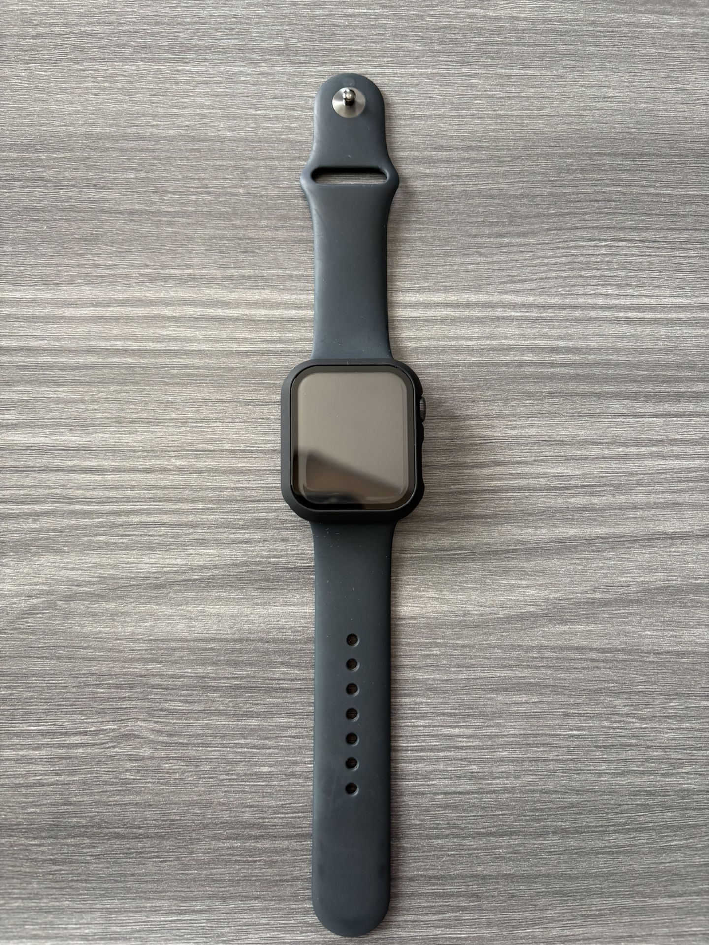 Apple Watch SE with Accessories