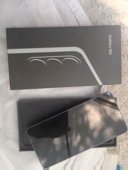 Samsung Galaxy S26 Smartphone with Box