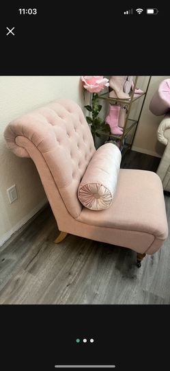 Pink Tufted Chaise Accent Chair 