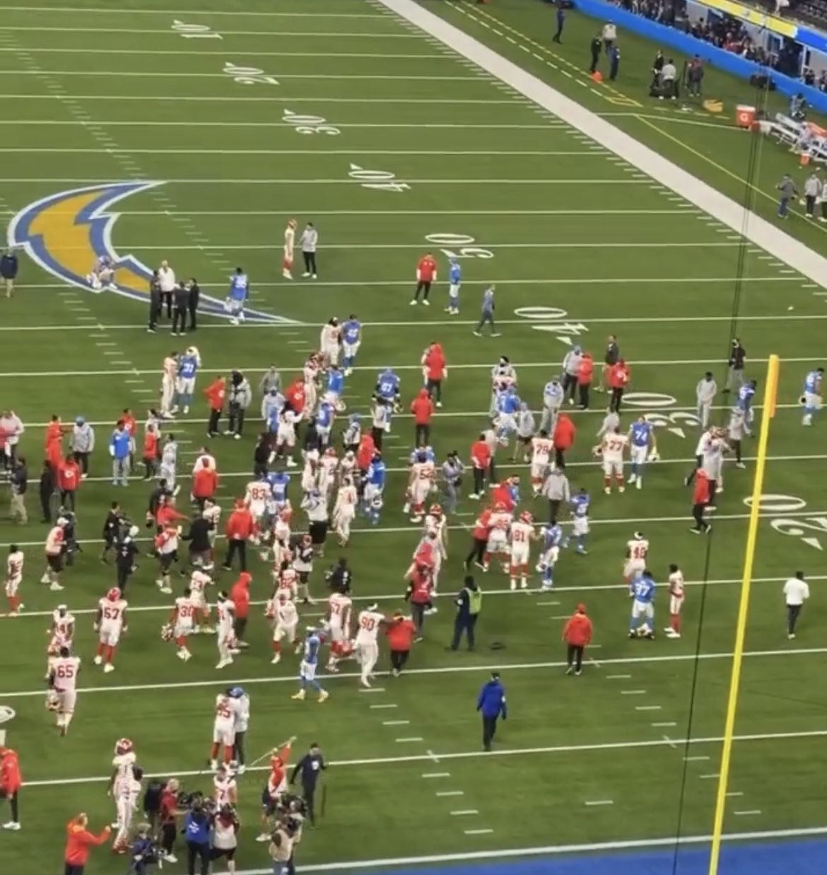 Chargers Vs Commanders
