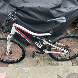 Specialized carbon men bike