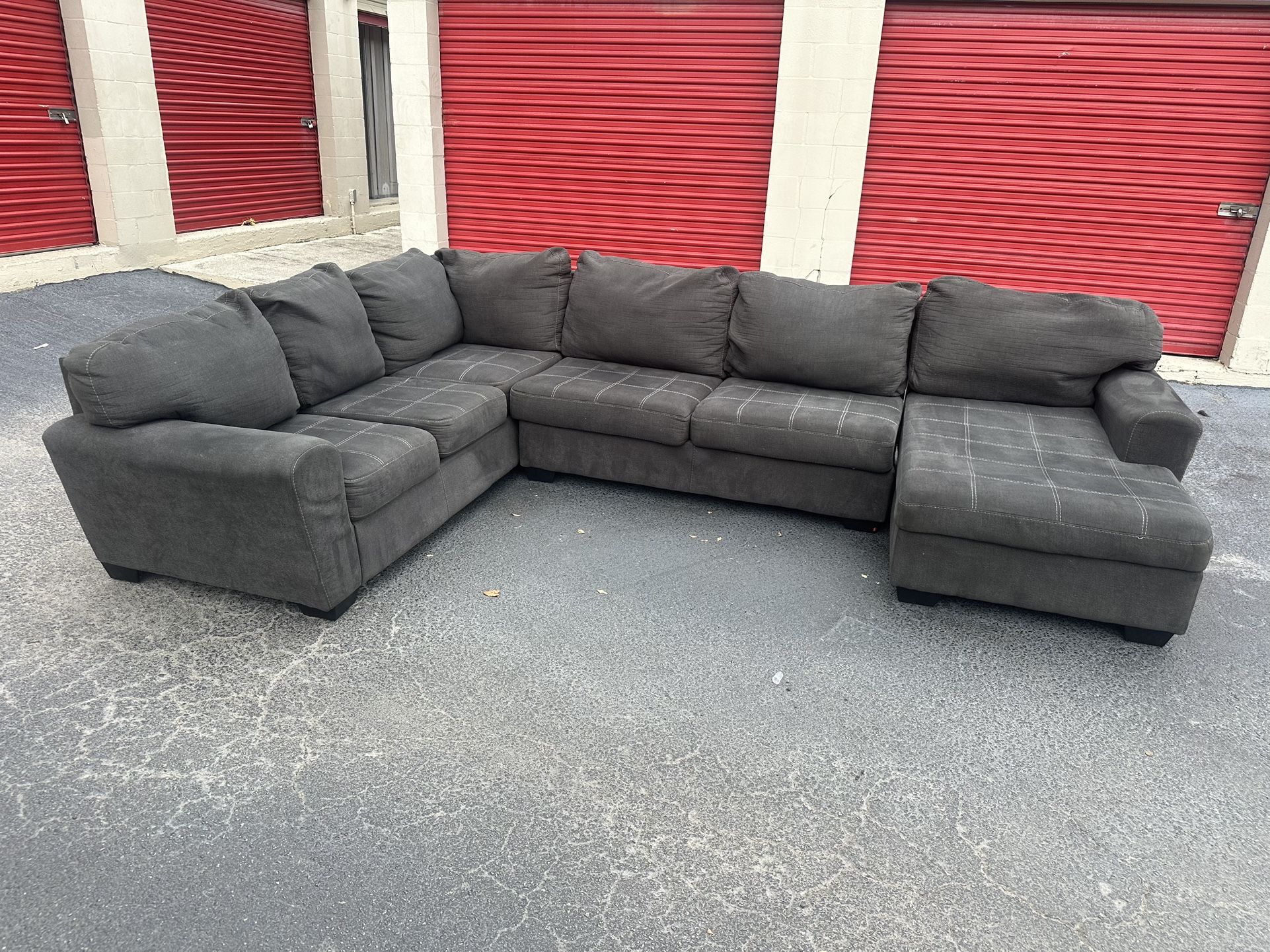 Sectional Couch 🔥