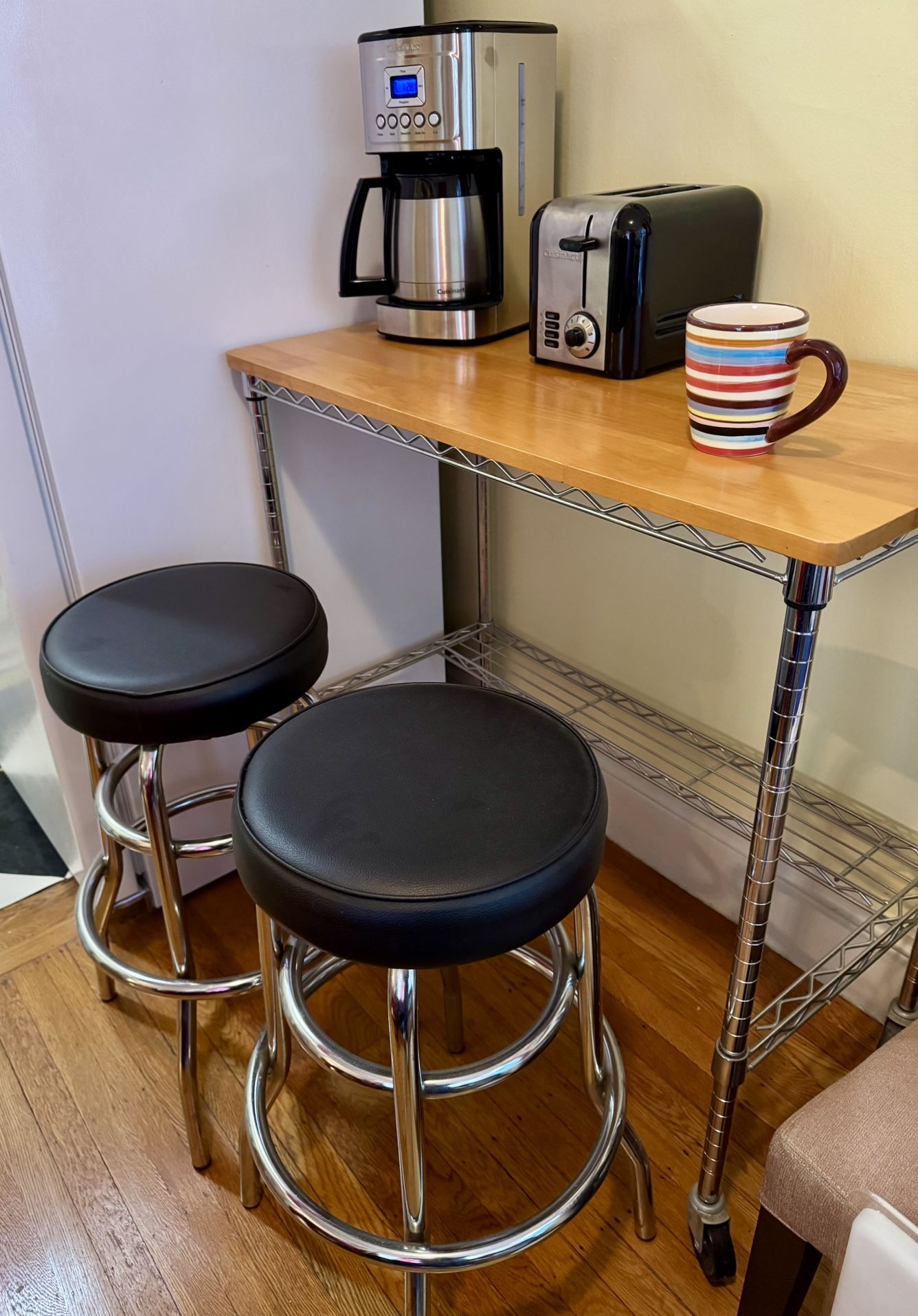 Wood Coffee Kiosk /Bar Stools